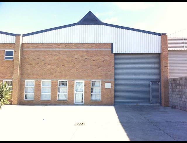 250M² FACTORY TO LET IN RACING PARK
